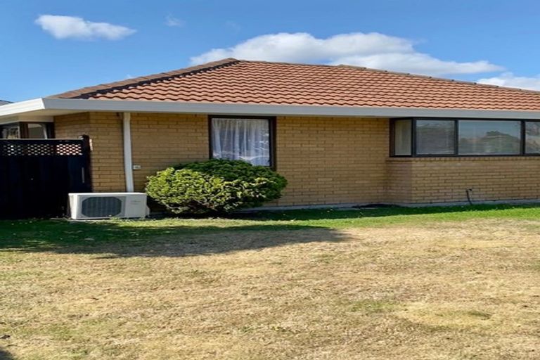 Photo of property in 2/7 Clipston Place, Halswell, Christchurch, 8025