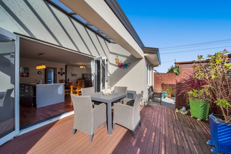 Photo of property in 18 Victoria Street, Hawera, 4610