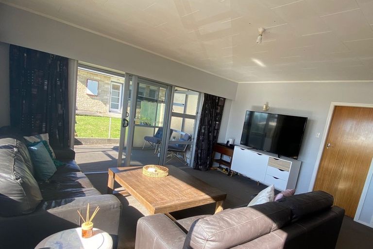 Photo of property in 27c Port View Crescent, Moturoa, New Plymouth, 4310