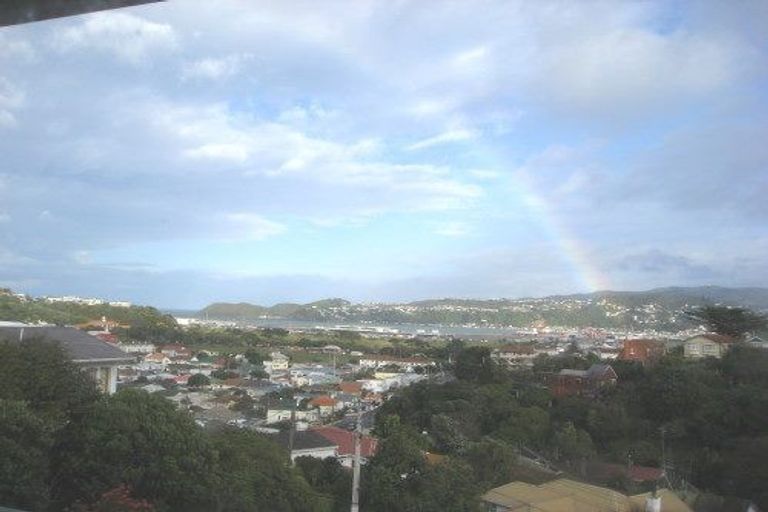 Photo of property in 37 Tio Tio Road, Miramar, Wellington, 6022