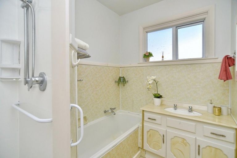 Photo of property in 119 Centaurus Road, Huntsbury, Christchurch, 8022