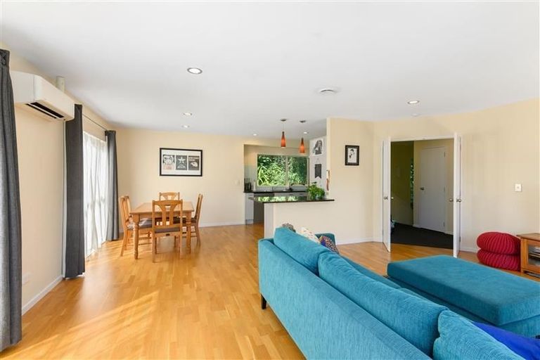Photo of property in 3/96 Balmain Road, Chatswood, Auckland, 0626