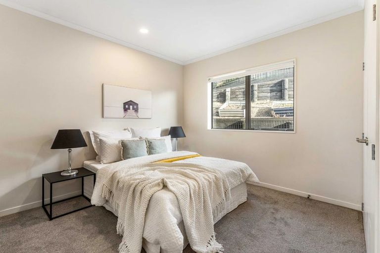 Photo of property in 9 James Elliot Way, Pokeno, 2402