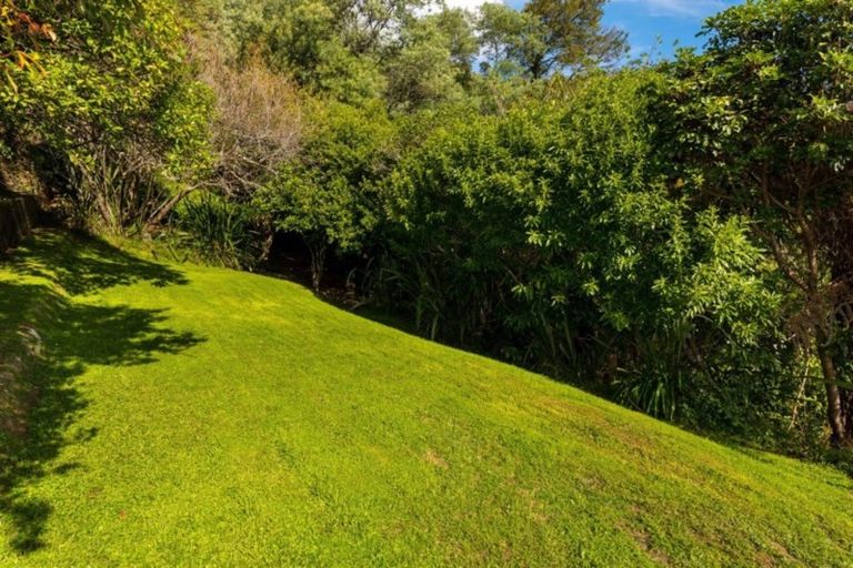 Photo of property in 35 Milton Terrace, Picton, 7220