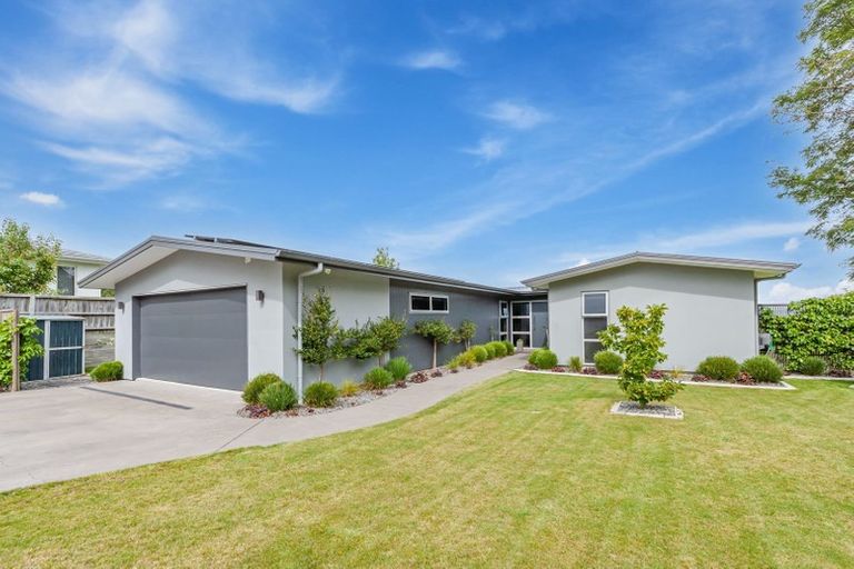 Photo of property in 31 Magnolia Rise, Waipahihi, Taupo, 3330