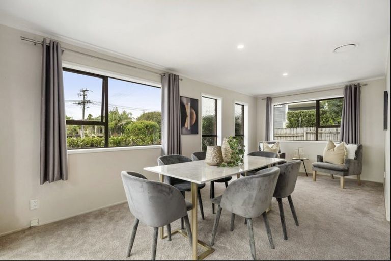 Photo of property in 1/26 Hyde Road, Rothesay Bay, Auckland, 0630