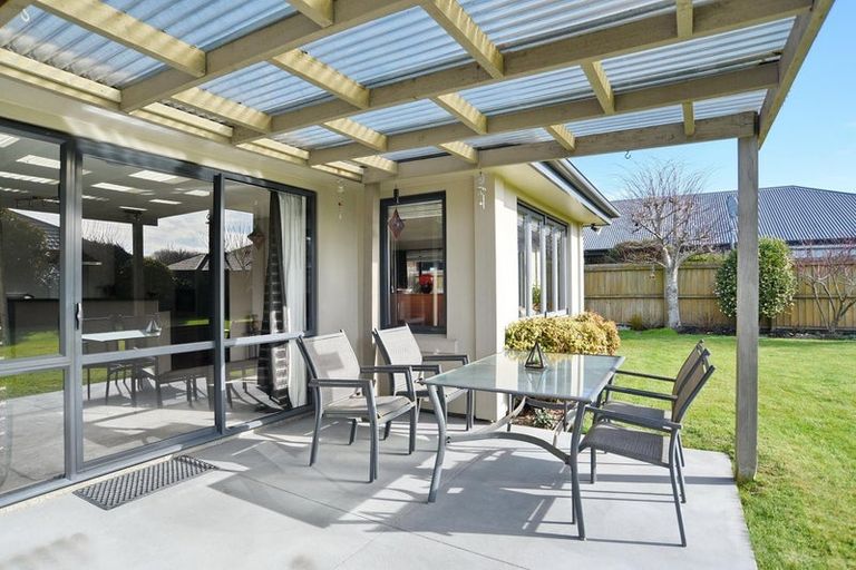 Photo of property in 8 Sheraton Place, Redwood, Christchurch, 8051