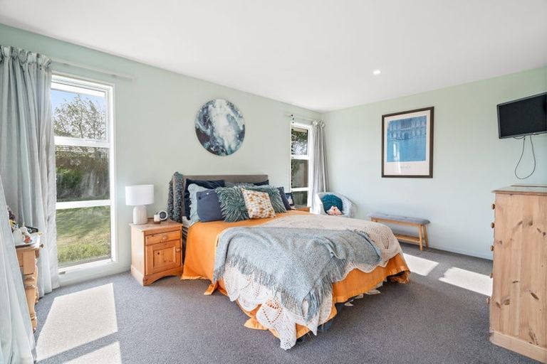 Photo of property in 16 Burnham School Road, Rolleston, 7614