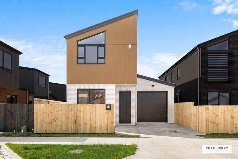 Photo of property in 38 Stableford Crescent, Opaheke, 2113