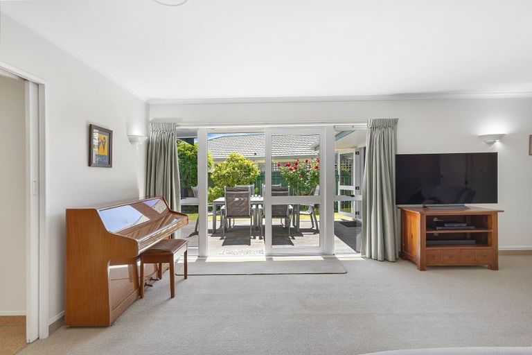 Photo of property in 9 Gresham Place, Taradale, Napier, 4112