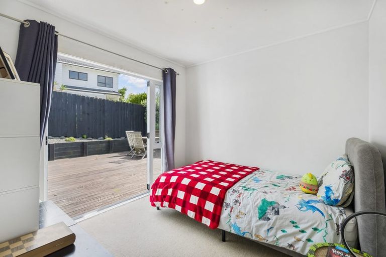 Photo of property in 2/4 Kenneth Hopper Place, Manly, Whangaparaoa, 0930