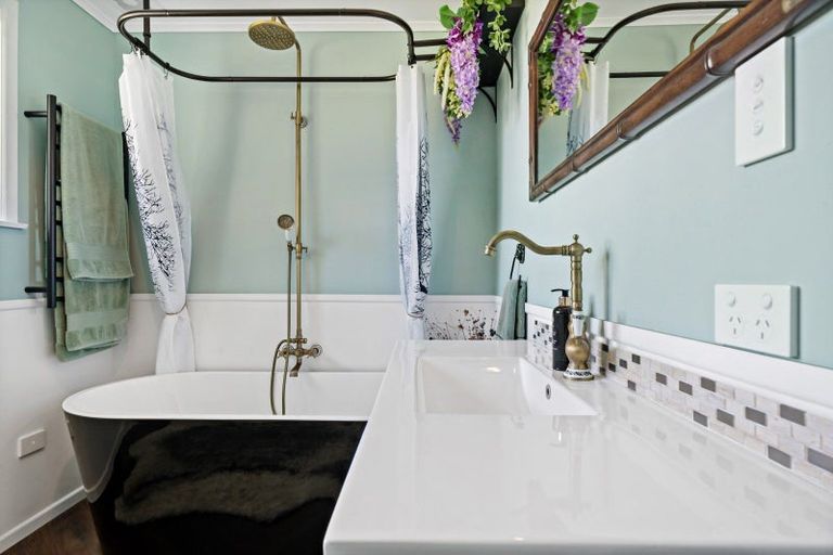 Photo of property in 1132a Old North Road, Helensville, Waimauku, 0882