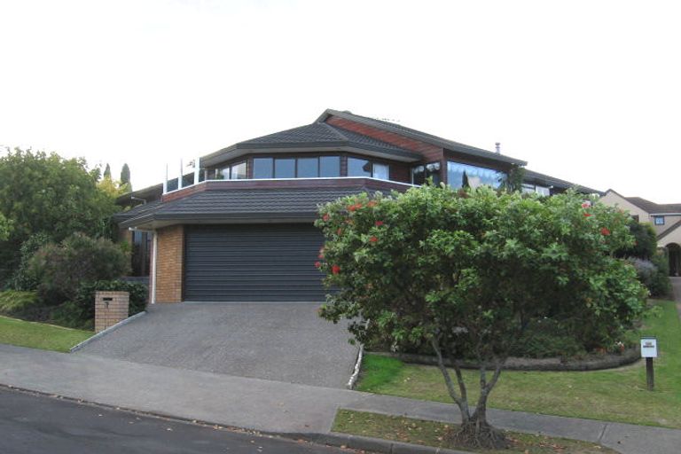 Photo of property in 7 Javelin Place, West Harbour, Auckland, 0618