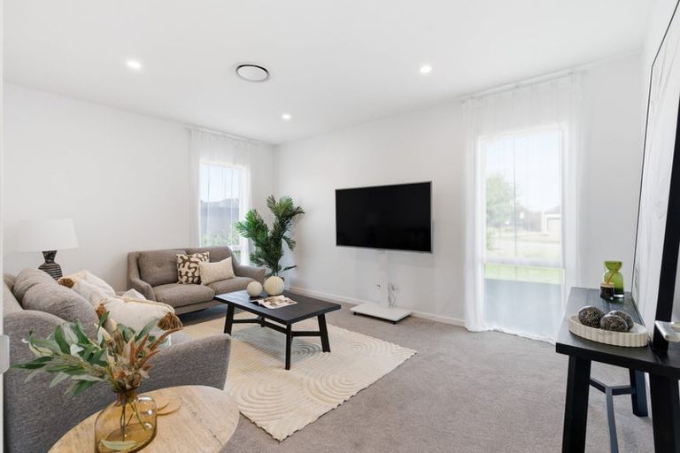 Photo of property in 15 Frank Ernest Crescent, Prebbleton, 7604