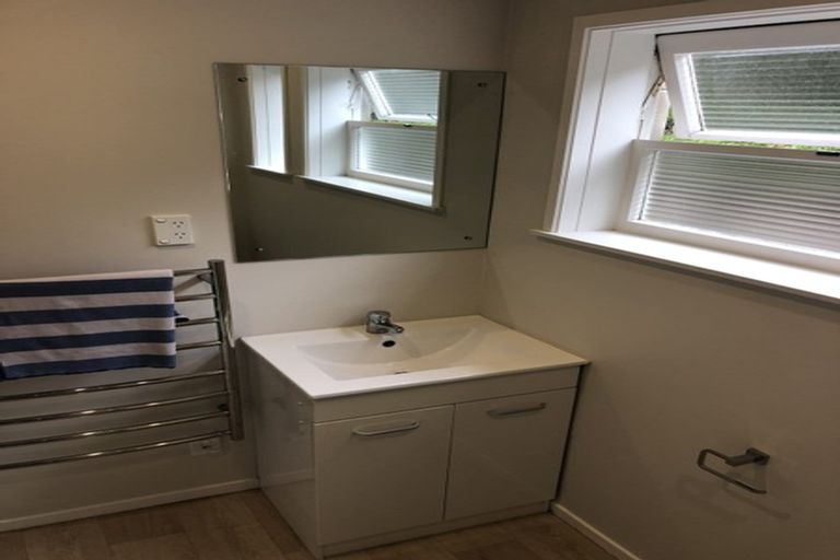 Photo of property in 92 Park Rise, Campbells Bay, Auckland, 0630