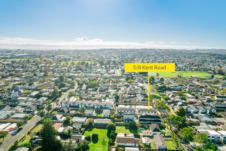 Photo of property in 8e Kent Road, Manurewa, Auckland, 2102