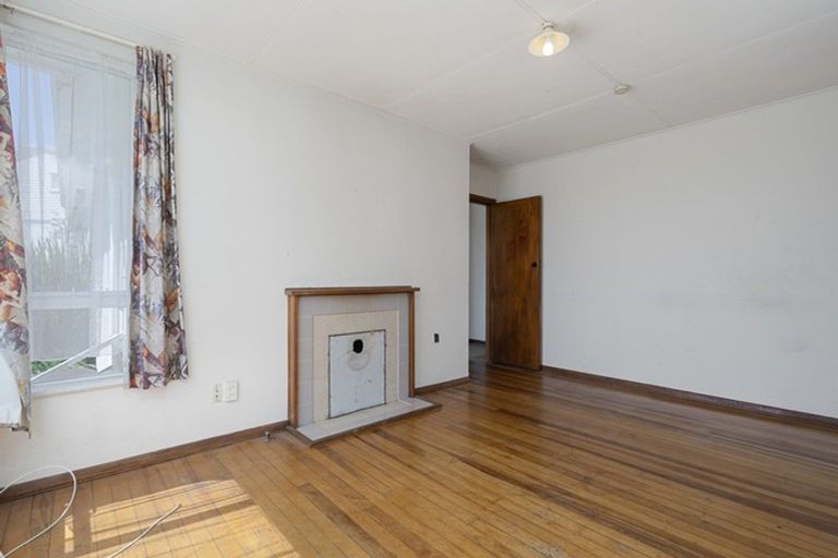 Photo of property in 61 Cook Street, Marfell, New Plymouth, 4310