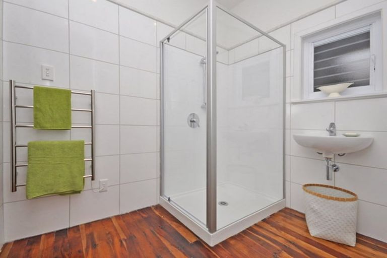 Photo of property in 6a France Street, Waiuku, 2123