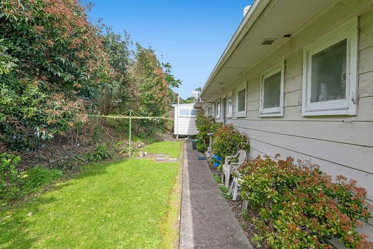 Photo of property in 2 Kaipara Crescent, Helensville, 0800