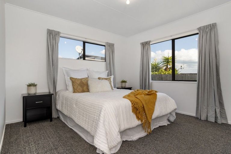 Photo of property in 228 Gravatt Road, Papamoa Beach, Papamoa, 3118