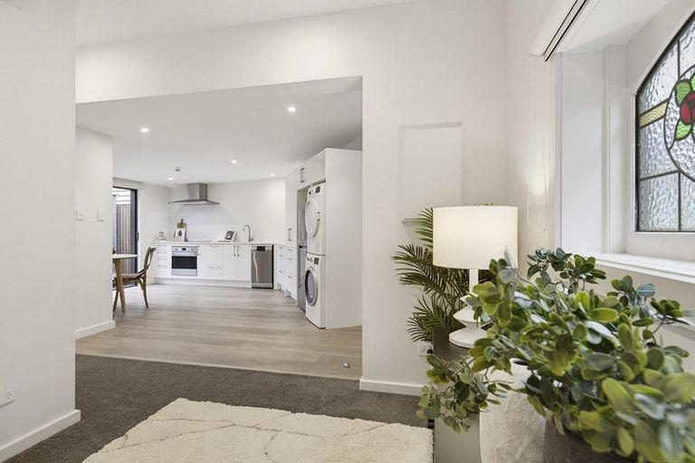 Photo of property in 121d The Parade, Island Bay, Wellington, 6023