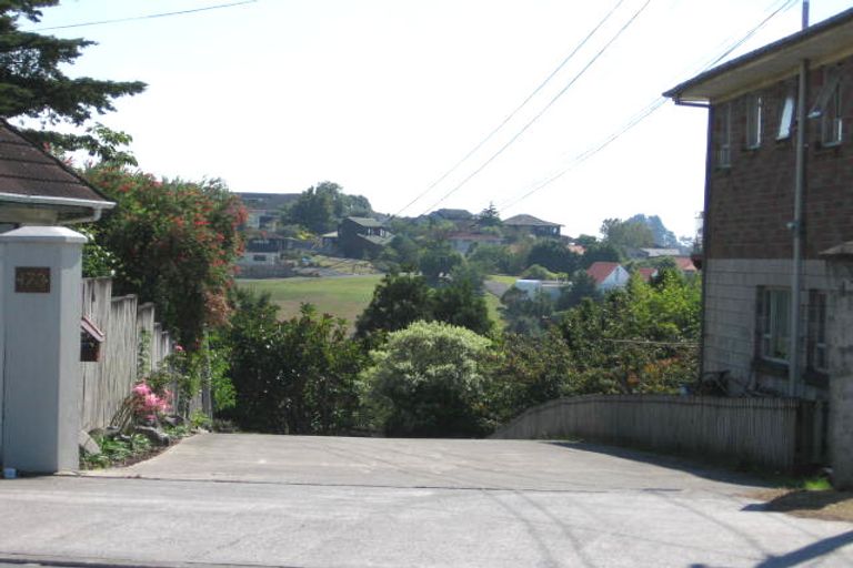 Photo of property in 2/173 Carlisle Road, Northcross, Auckland, 0632