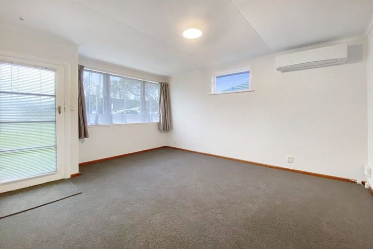 Photo of property in 2/1115 Fergusson Drive, Clouston Park, Upper Hutt, 5018