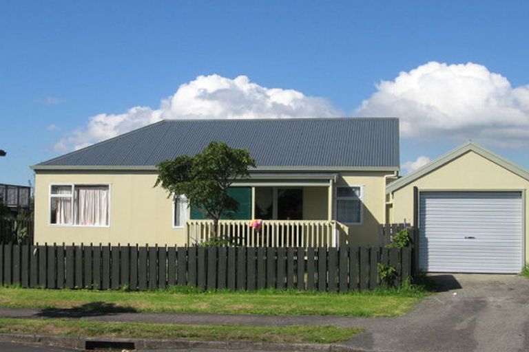 Photo of property in 28 Halyard Place, Te Atatu Peninsula, Auckland, 0610