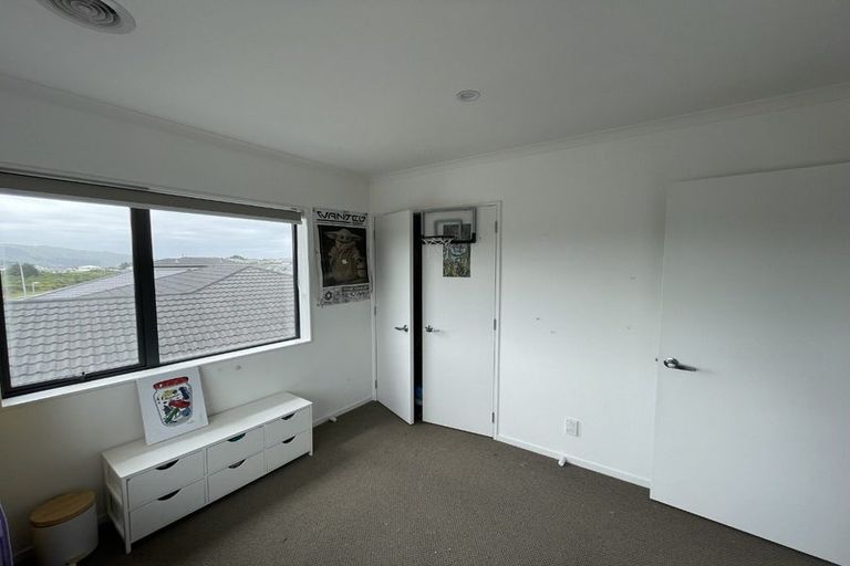 Photo of property in 77 Grenada Drive, Grenada Village, Wellington, 6037