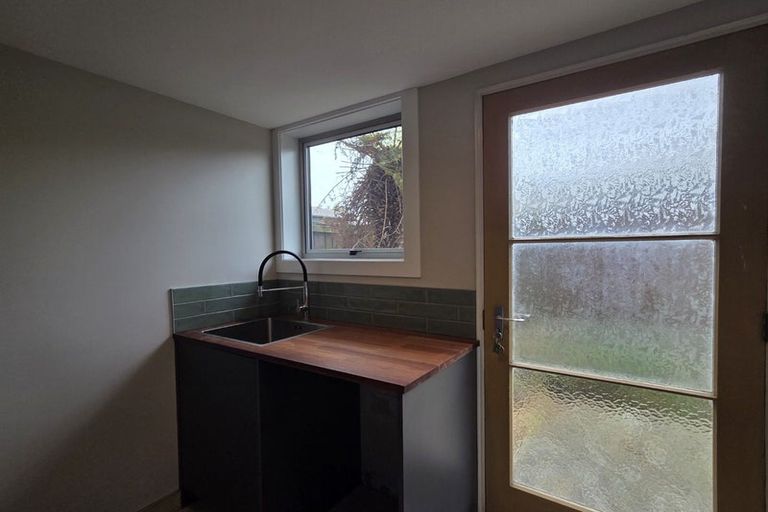 Photo of property in 2/3 Esher Place, Saint Martins, Christchurch, 8022