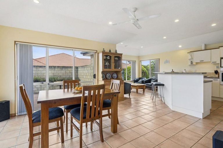 Photo of property in 21 Kotuku Drive, Paraparaumu Beach, Paraparaumu, 5032