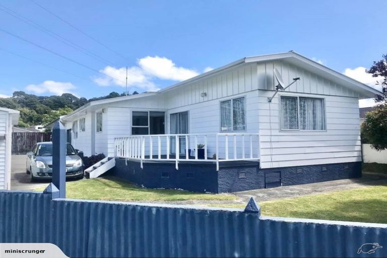 Photo of property in 2/71 Gemstone Drive, Birchville, Upper Hutt, 5018