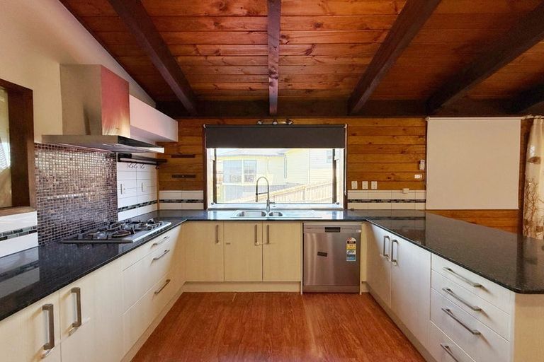 Photo of property in 113 Luckens Road, West Harbour, Auckland, 0618