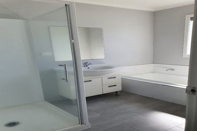 Photo of property in 20 Queens Park Crescent, Frankton, Hamilton, 3204