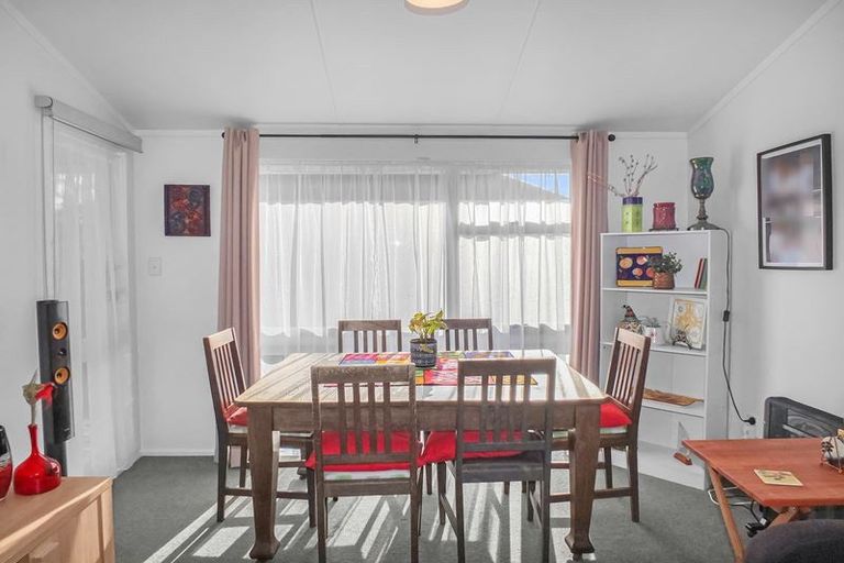 Photo of property in 33a Avenue Road, Foxton, 4814