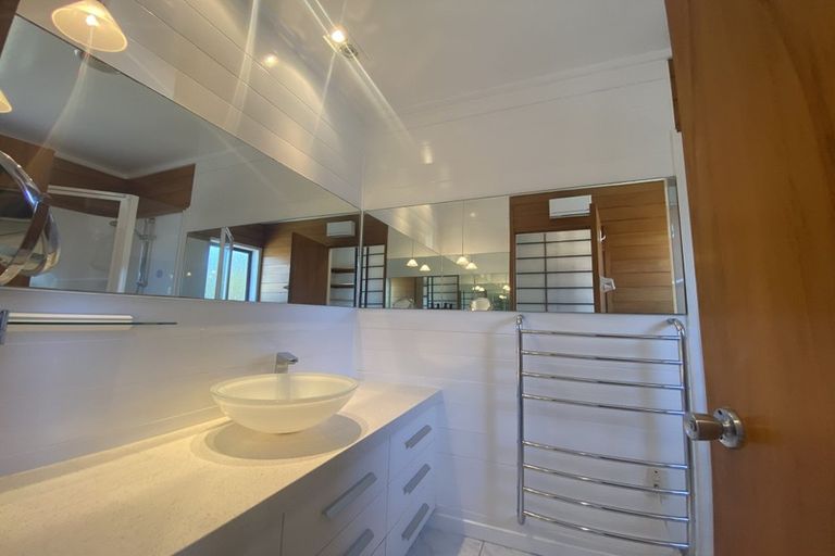 Photo of property in 237 Te Atatu Road, Te Atatu South, Auckland, 0610