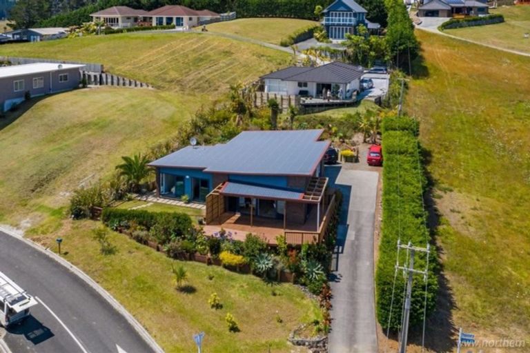 Photo of property in 2 Christine Drive, Coopers Beach, 0420