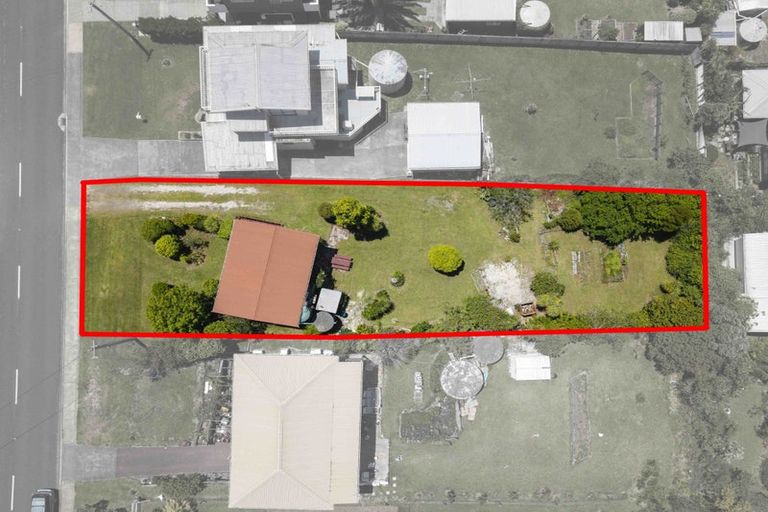 Photo of property in 1437 Whangaparaoa Road, Army Bay, Whangaparaoa, 0930