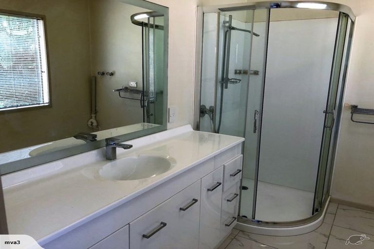 Photo of property in 24a East Coast Road, Milford, Auckland, 0620