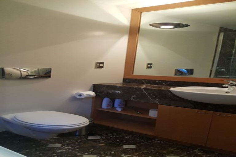 Photo of property in 4/318 Oriental Parade, Oriental Bay, Wellington, 6011