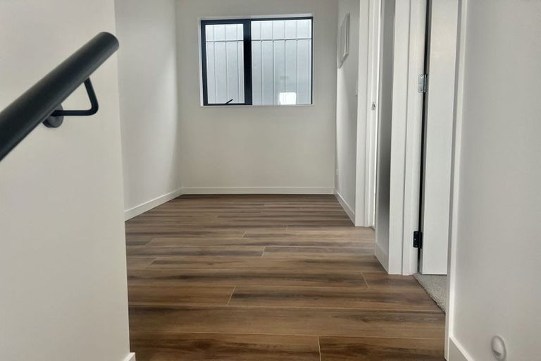 Photo of property in 7/31 Hill Crescent, New Lynn, Auckland, 0600