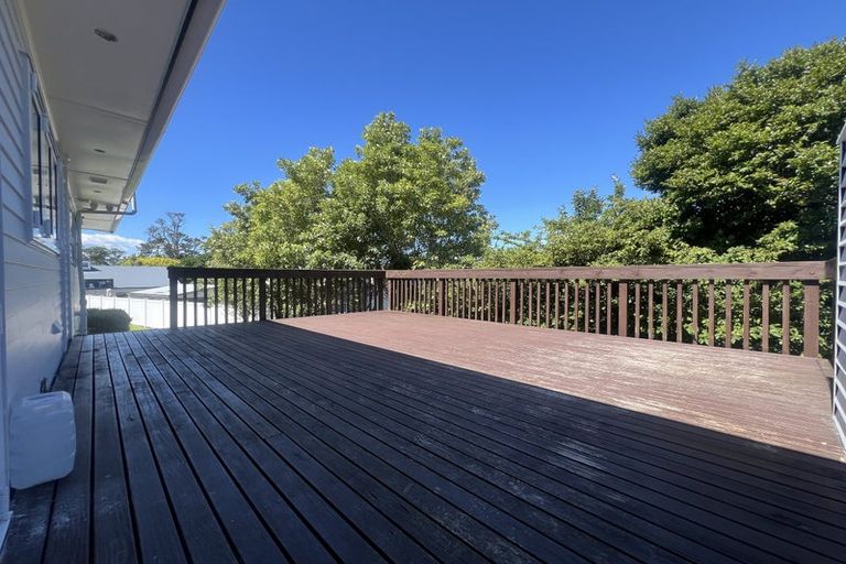 Photo of property in 64 Divich Avenue, Te Atatu South, Auckland, 0610