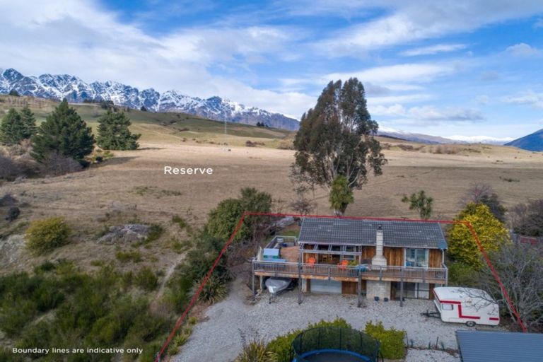 Photo of property in 75 Oregon Drive, Kelvin Heights, Queenstown, 9300
