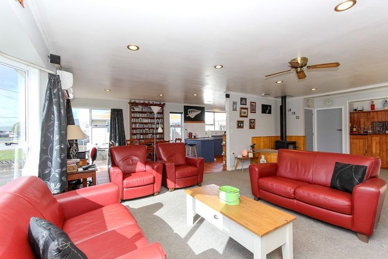 Photo of property in 53 Blake Street, Waitara, 4320