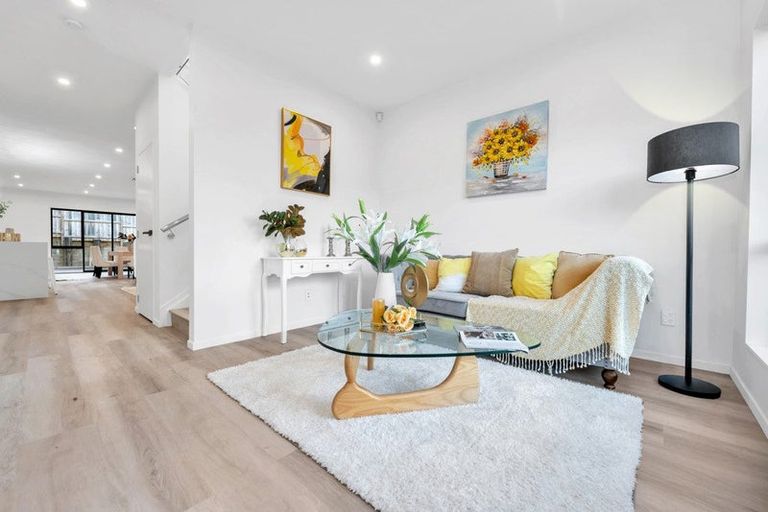 Photo of property in 48 Elevation Street, Flat Bush, Auckland, 2019