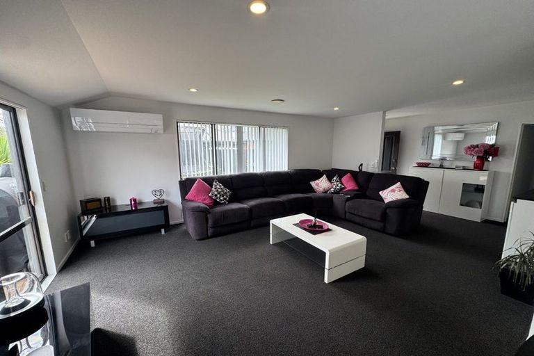 Photo of property in 41 Heathglen Avenue, Parklands, Christchurch, 8083