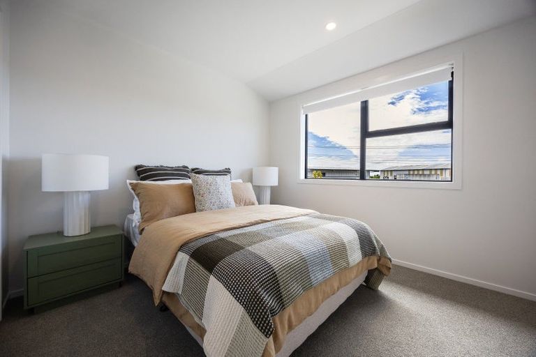 Photo of property in 680 Swanson Road, Swanson, Auckland, 0612