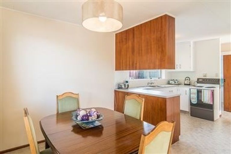 Photo of property in 16a Nola Avenue, Raumati Beach, Paraparaumu, 5032