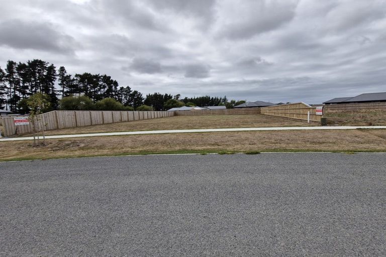 Photo of property in 2 Harrier Place, Papakura, 2110