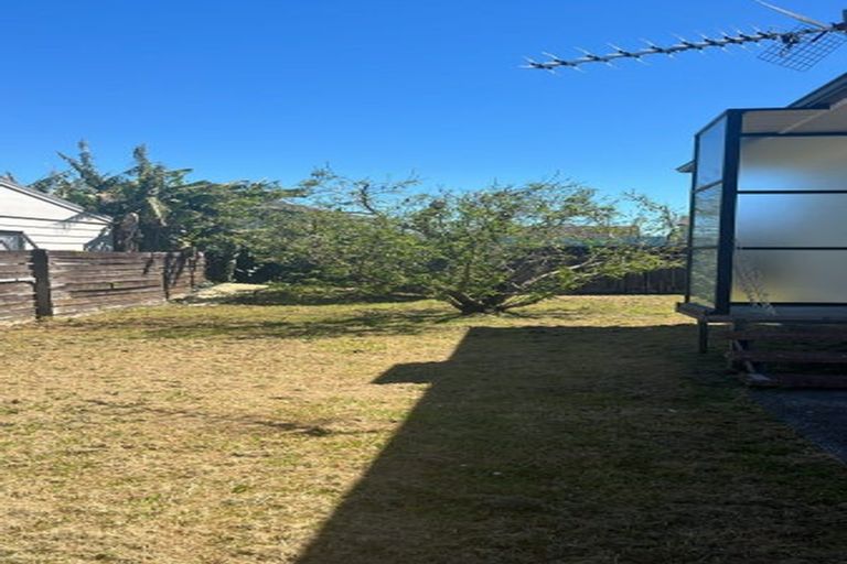 Photo of property in 2/1 Matua Place, Clendon Park, Auckland, 2103